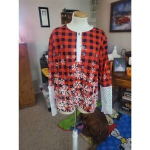 NWOT BELILY CHRISTMAS TOP